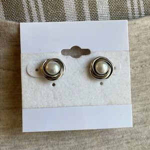 Grace & Heart Blanch Earrings